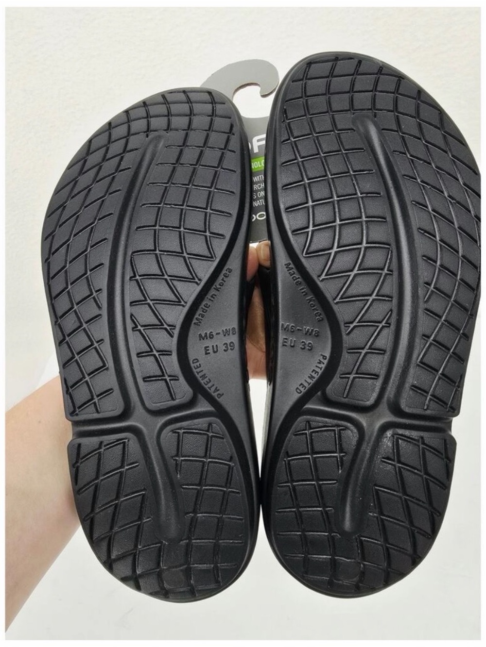 OOFOS Ooriginal Unisex Recovery Flip-Flops Thong Sandals Black M6 W8 - Picture 3 of 4